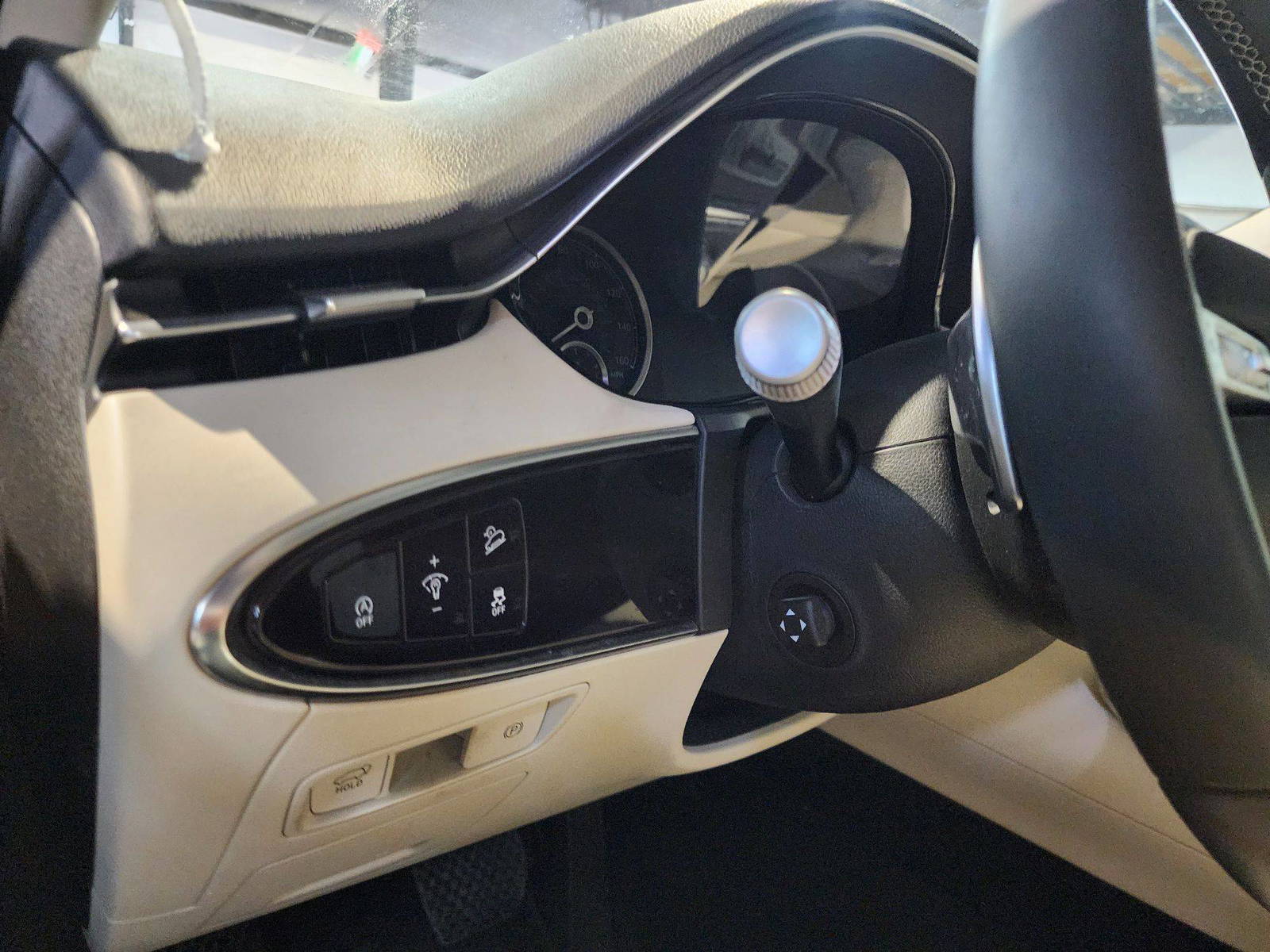 2024 GENESIS GV70 — 7441 Miles — Lot 4000 — Al Quoz - Marhaba Auctions Used Cars - Image 16