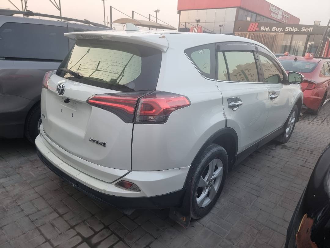 2017 TOYOTA RAV4 — 169331 KM — Lot 0J125283 - Marhaba Auctions Used Cars - Image 4
