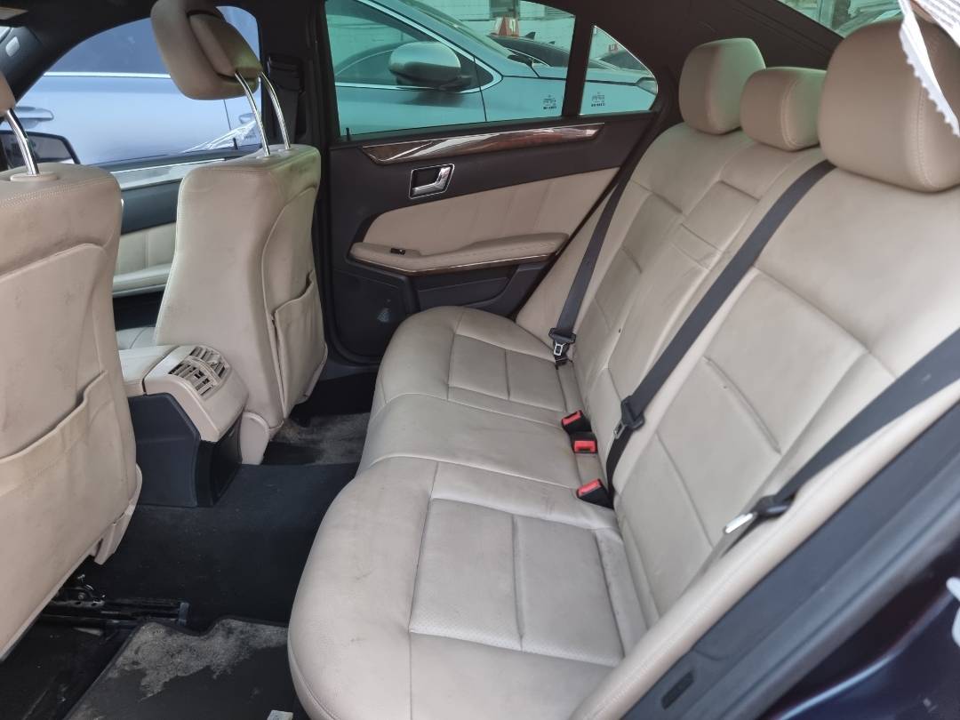 2010 MERCEDES BENZ E 350 — 170843 Miles — Lot 50088264 — Ind. 12 - Marhaba Auctions Used Cars - Image 6