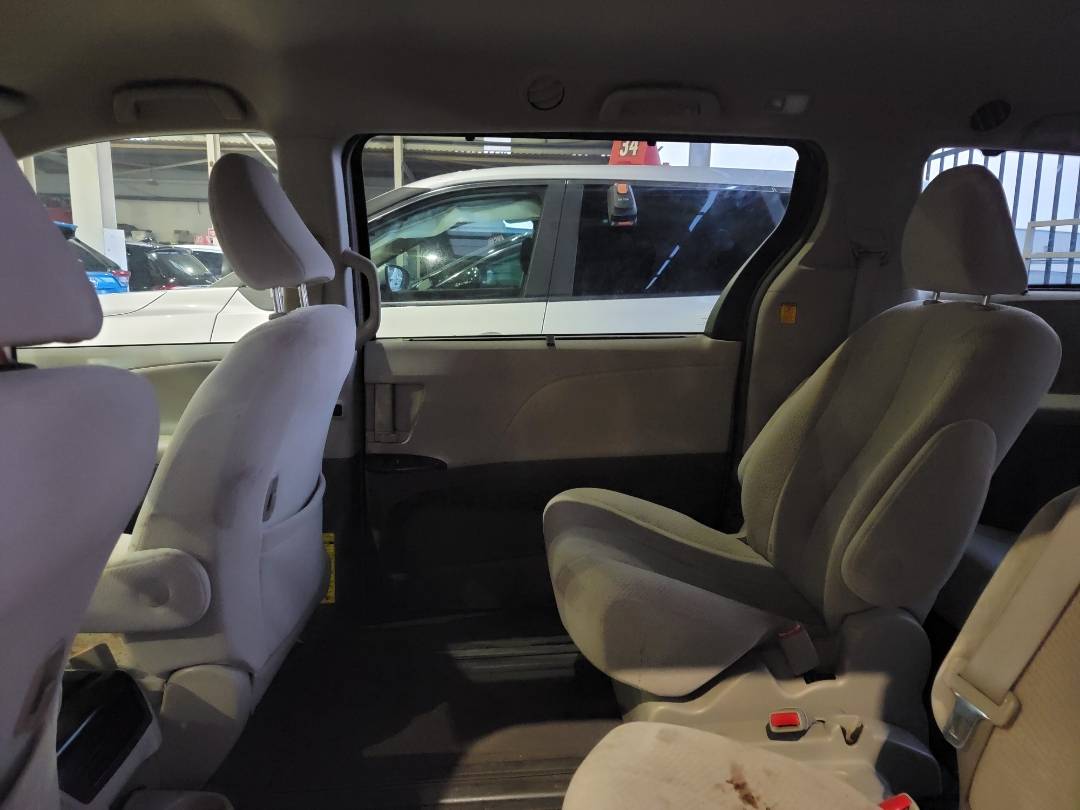 2011 TOYOTA SIENNA — 146797 Miles — Lot 145111 — Souq - Marhaba Auctions Used Cars - Image 7