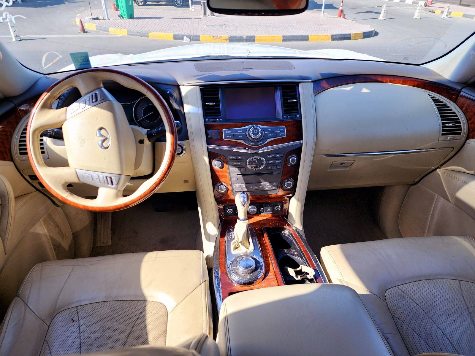 2015 INFINITI QX80 — 131063 Miles — Lot 9371943 — Souq - Marhaba Auctions Used Cars - Image 7