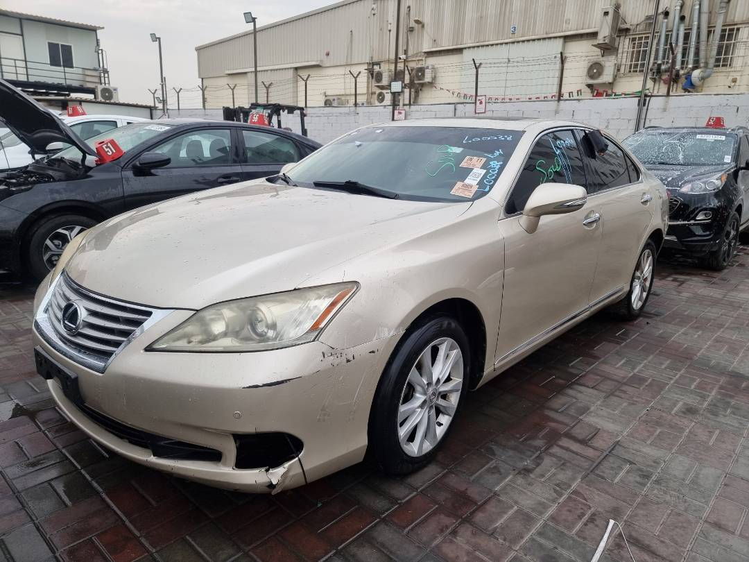 2011 LEXUS ES 350 — 240650 Miles — Lot 908828 — Souq - Marhaba Auctions Used Cars - Image 3