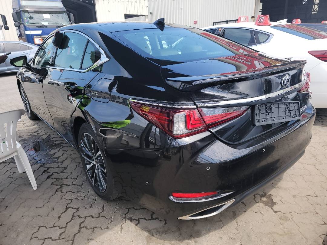 2022 LEXUS ES 350 — 21402 KM — Lot 120439 - Marhaba Auctions Used Cars - Image 3