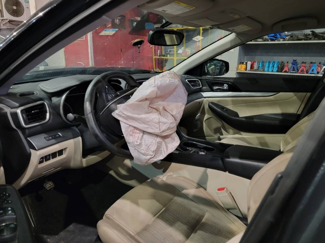 2017 NISSAN MAXIMA — 91255 Miles — Lot 368173 — Souq - Marhaba Auctions Used Cars - Image 6