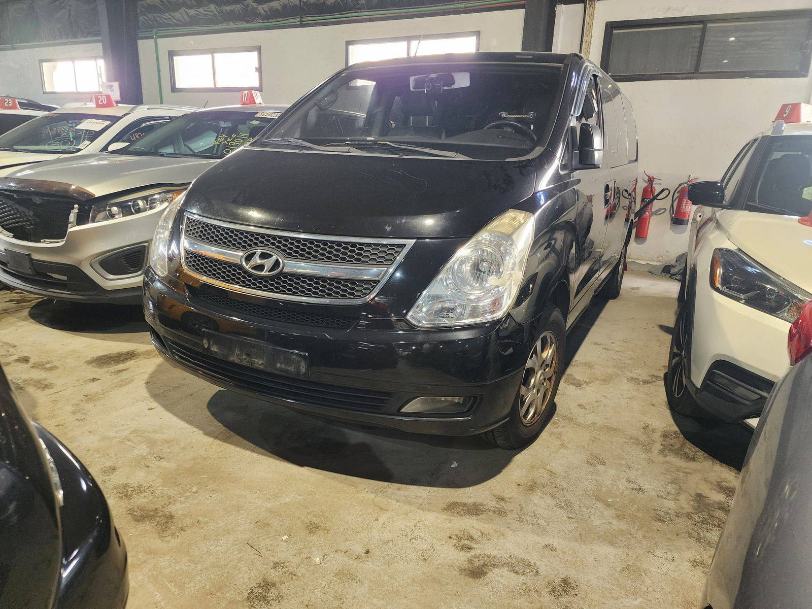 2010 HYUNDAI GRAND STAREX — 263845 KM — Lot 174789 — Main - Marhaba Auctions Used Cars - Image 3