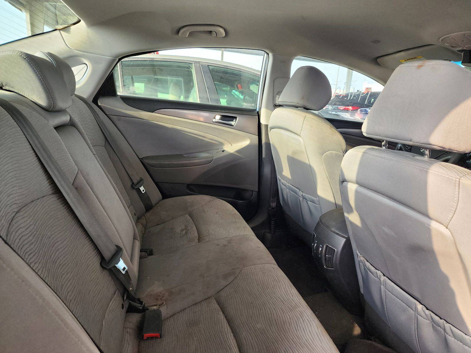 2011 HYUNDAI SONATA — 144207 Miles — Lot 72828623 — Souq - Marhaba Auctions Used Cars - Image 5
