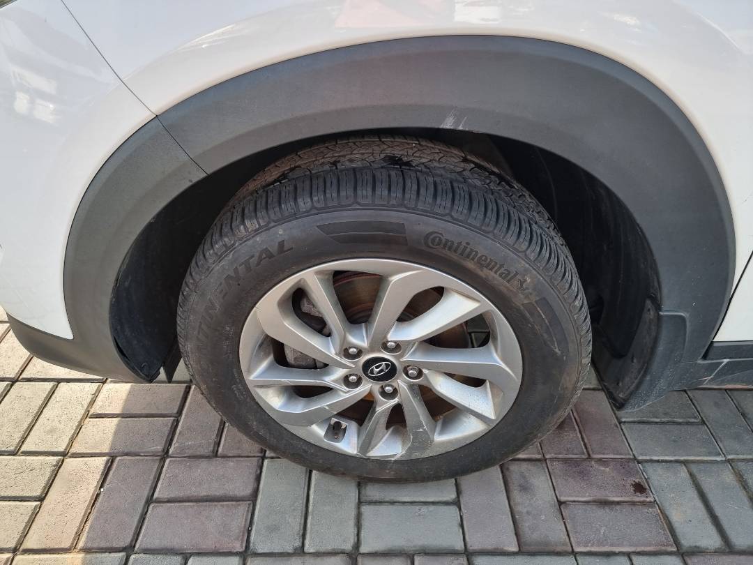 2018 HYUNDAI TUCSON — 144780 Miles — Lot 125487 — Souq - Marhaba Auctions Used Cars - Image 11