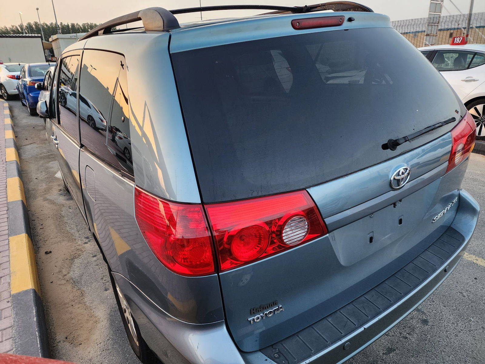 2008 TOYOTA SIENNA — 140530 Miles — Lot 70812453 - Marhaba Auctions Used Cars - Image 3