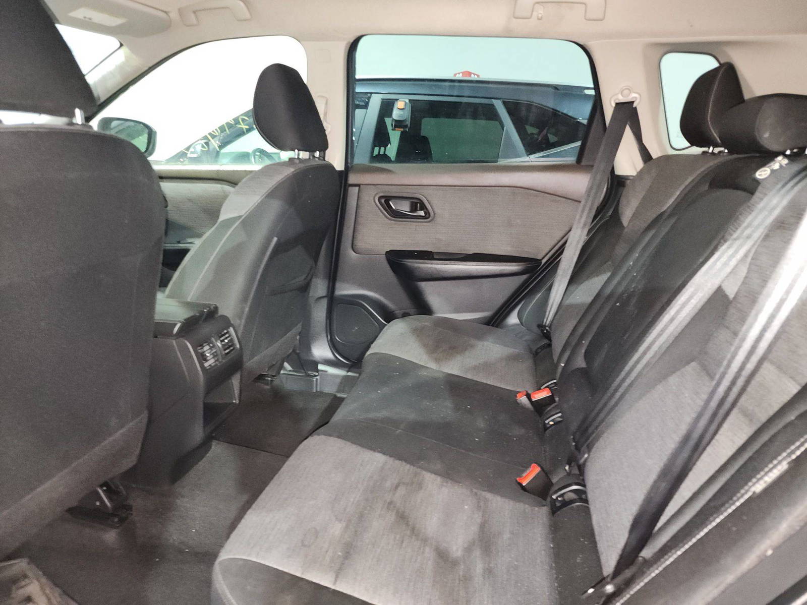 2021 NISSAN ROGUE — 117175 Miles — Lot 17978 — Al Quoz - Marhaba Auctions Used Cars - Image 6