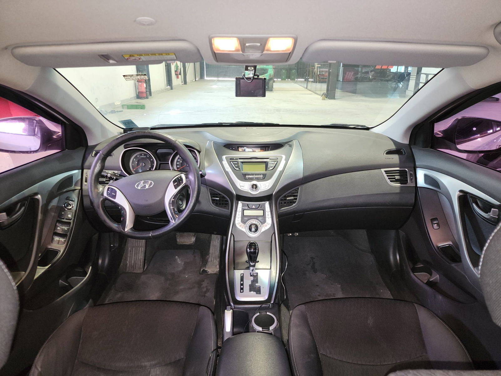 2012 HYUNDAI AVANTE — 208320 KM — Lot 210029 — Al Quoz - Marhaba Auctions Used Cars - Image 8