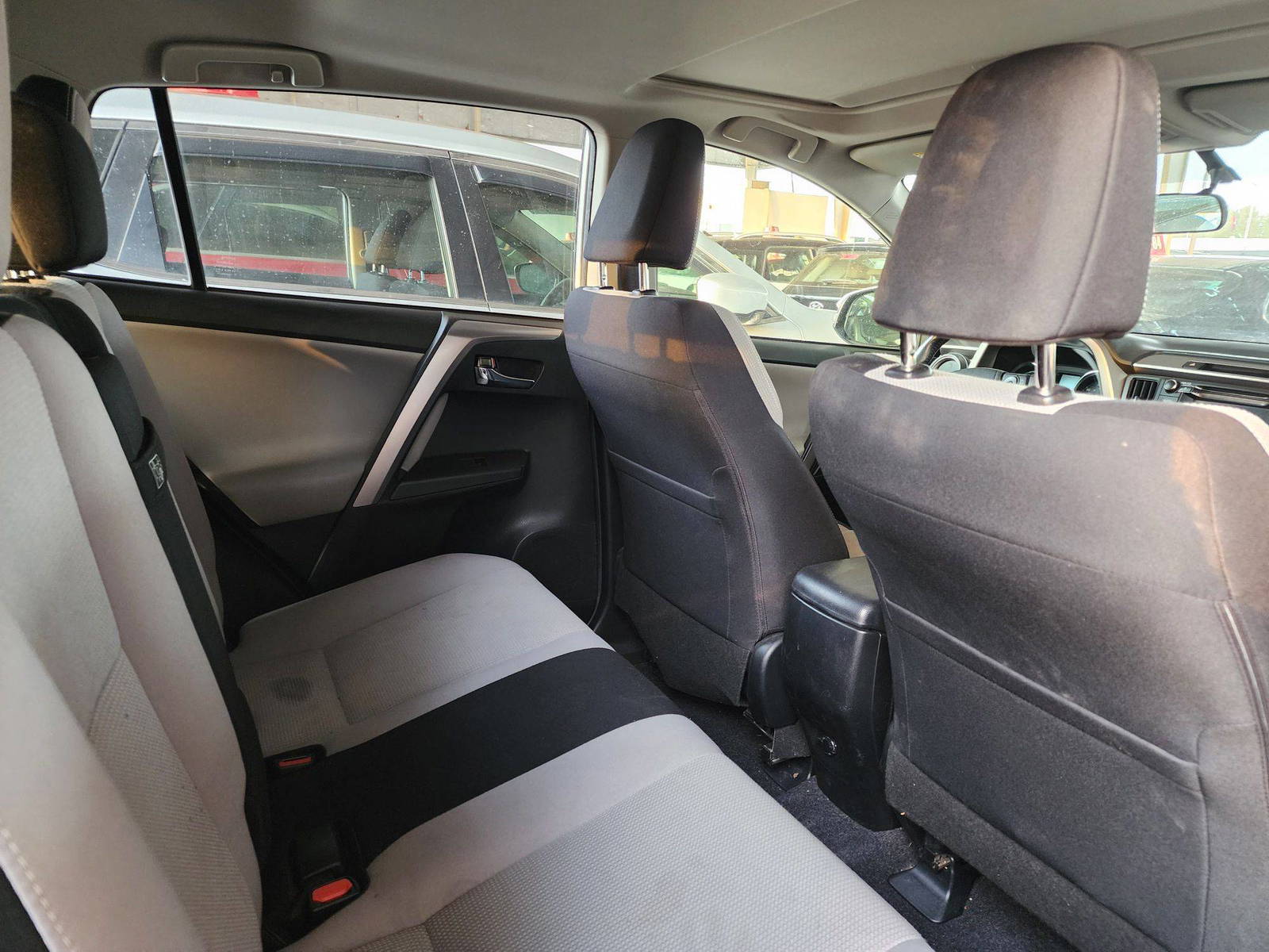 2016 TOYOTA RAV4 — 139962 Miles — Lot D007698 — Souq - Marhaba Auctions Used Cars - Image 4