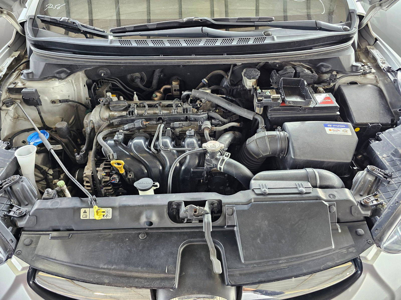 2012 HYUNDAI AVANTE — 262517 KM — Lot 273017 — Souq - Marhaba Auctions Used Cars - Image 11