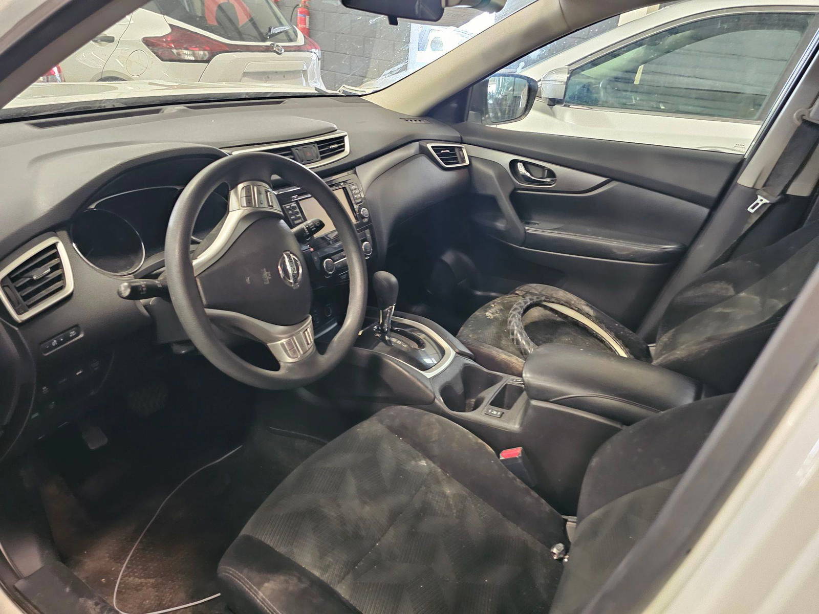 NISSAN ROGUE 2015 - Marhaba Auction Used Cars - Image 8
