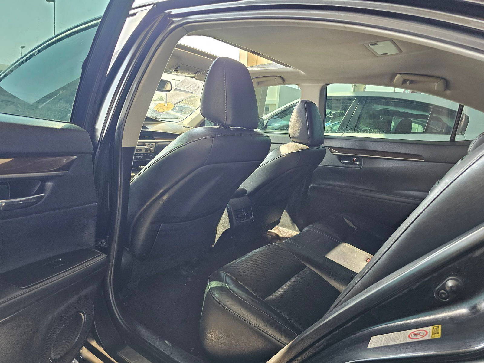 2014 LEXUS ES 350 — 189698 Miles — Lot 52683475 — Souq - Marhaba Auctions Used Cars - Image 6