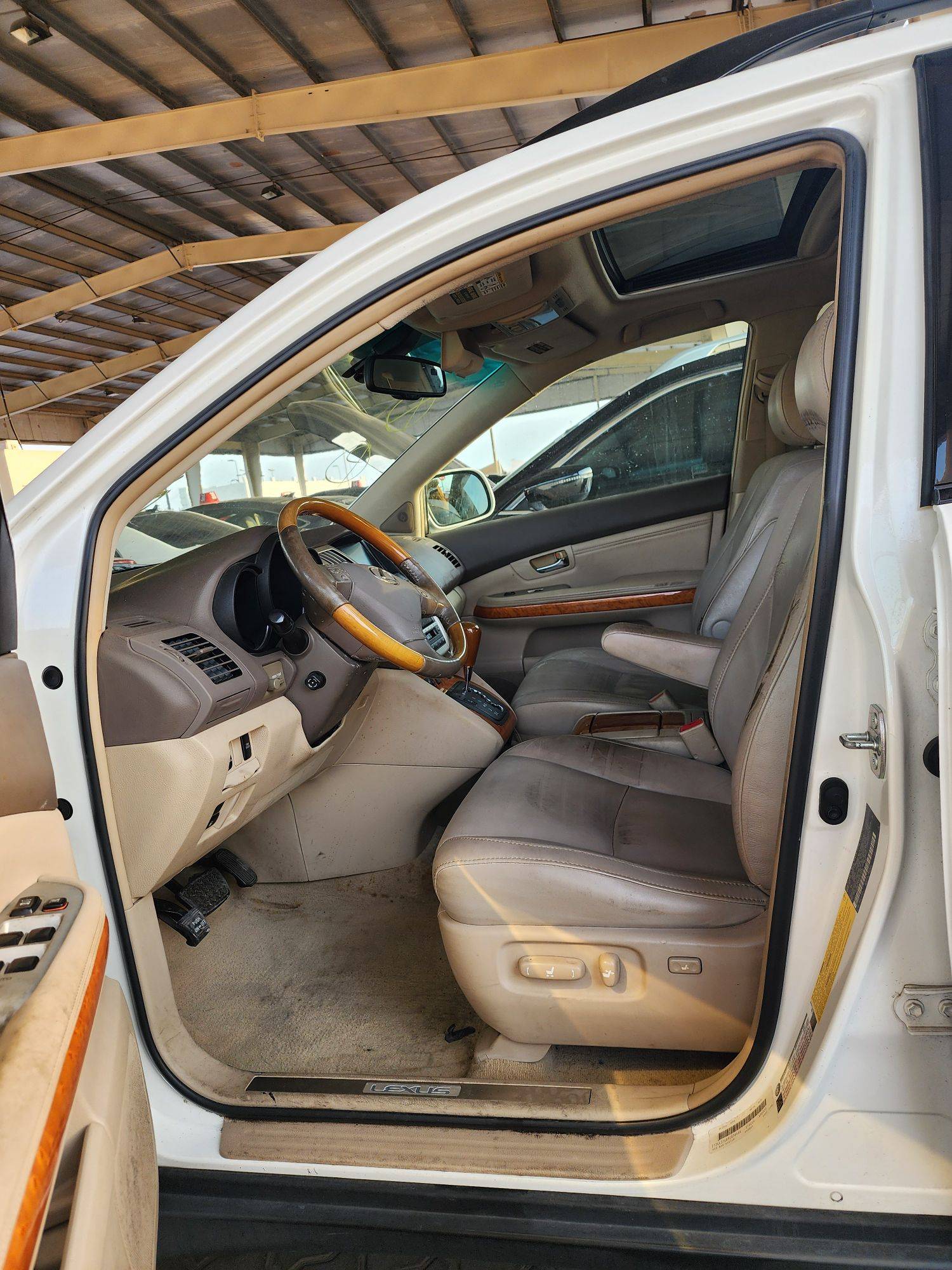 2009 LEXUS RX 350 — 180420 Miles — Lot 38836147 — Souq - Marhaba Auctions Used Cars - Image 12