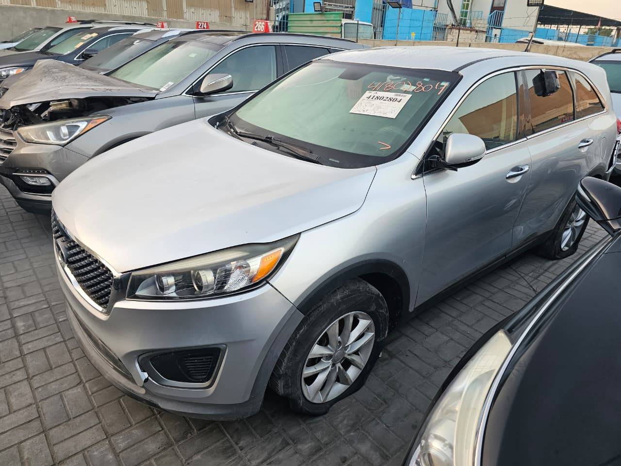 2018 KIA SORENTO — 178369 Miles — Lot 41802804 — Main - Marhaba Auctions Used Cars - Image 4