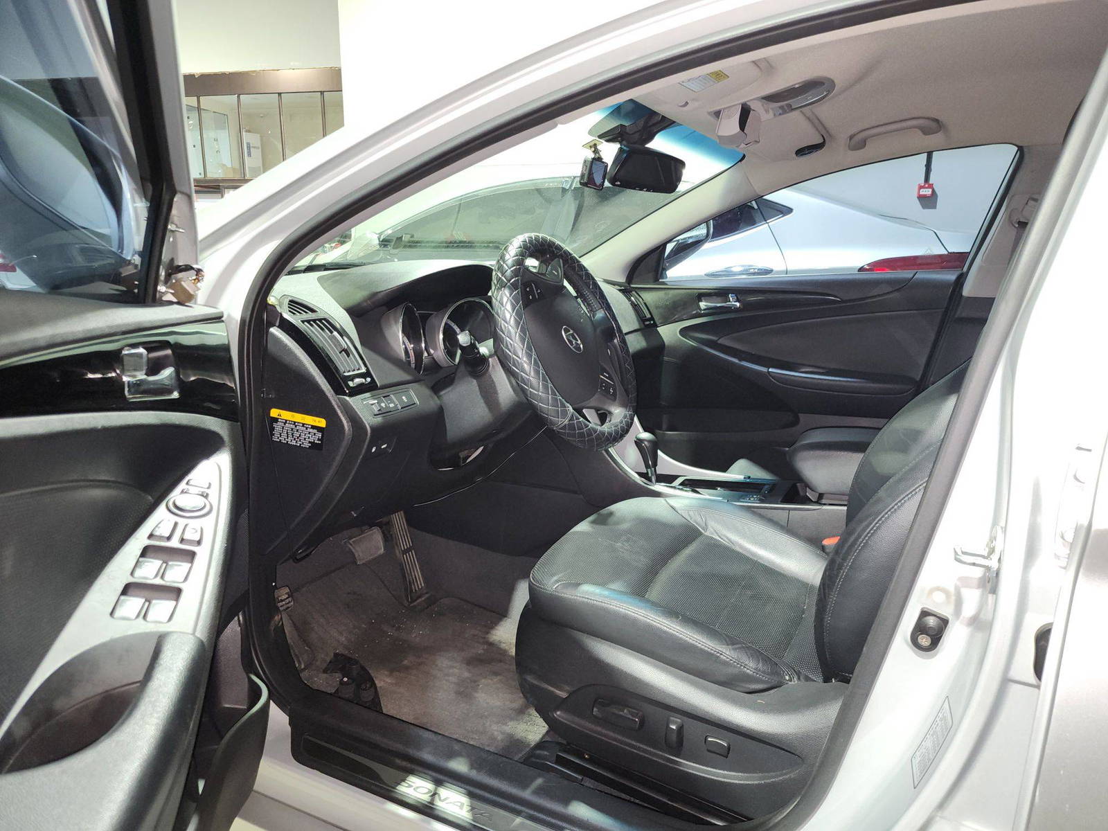 HYUNDAI SONATA 2011 - Marhaba Auction Used Cars - Image 9