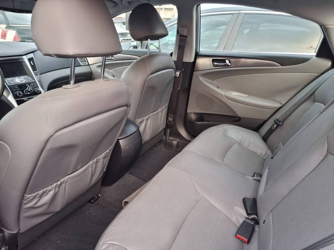 2014 HYUNDAI SONATA — 200396 Miles — Lot 107180 — Ind. 12 - Marhaba Auctions Used Cars - Image 7