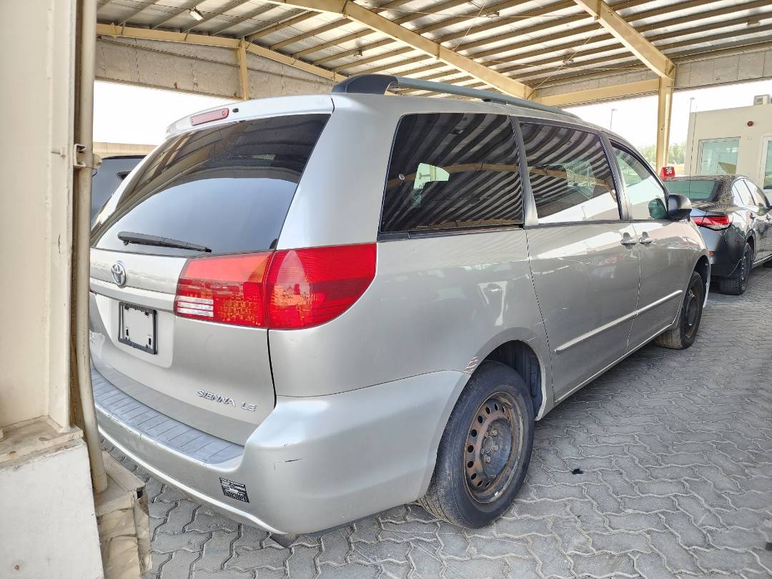 2005 TOYOTA SIENNA — 189918 Miles — Lot 32136 — Souq - Marhaba Auctions Used Cars - Image 5