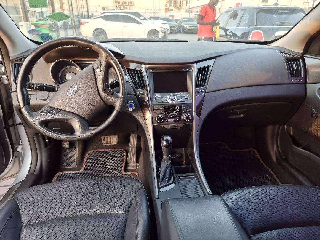 2012 HYUNDAI SONATA — 119440 KM — Lot 124587 — Ind. 12 - Marhaba Auctions Used Cars - Image 8