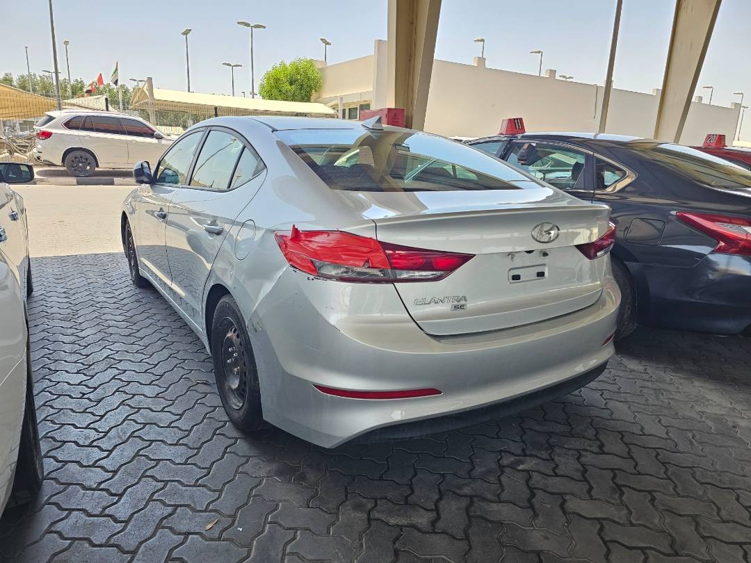 HYUNDAI ELANTRA