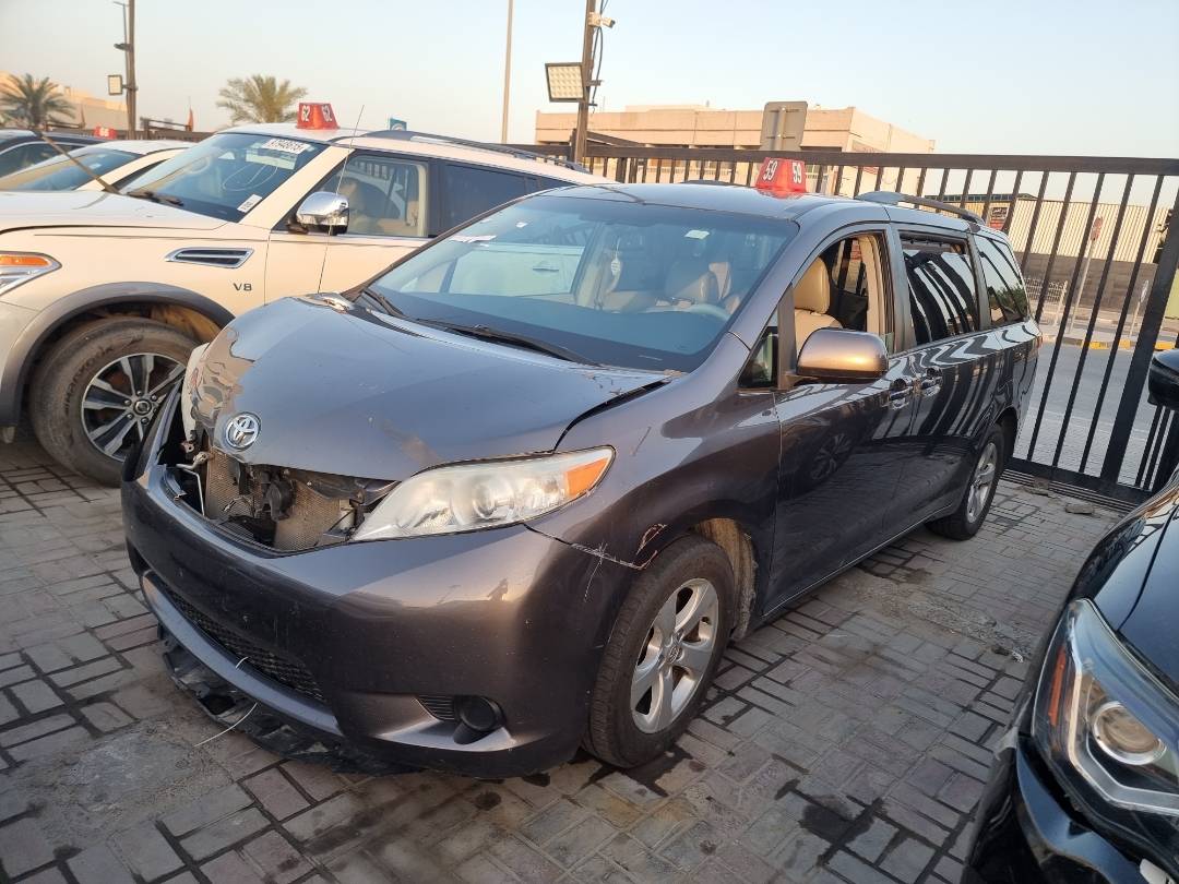 2014 TOYOTA SIENNA — 220316 Miles — Lot S485127 — Souq - Marhaba Auctions Used Cars - Image 14