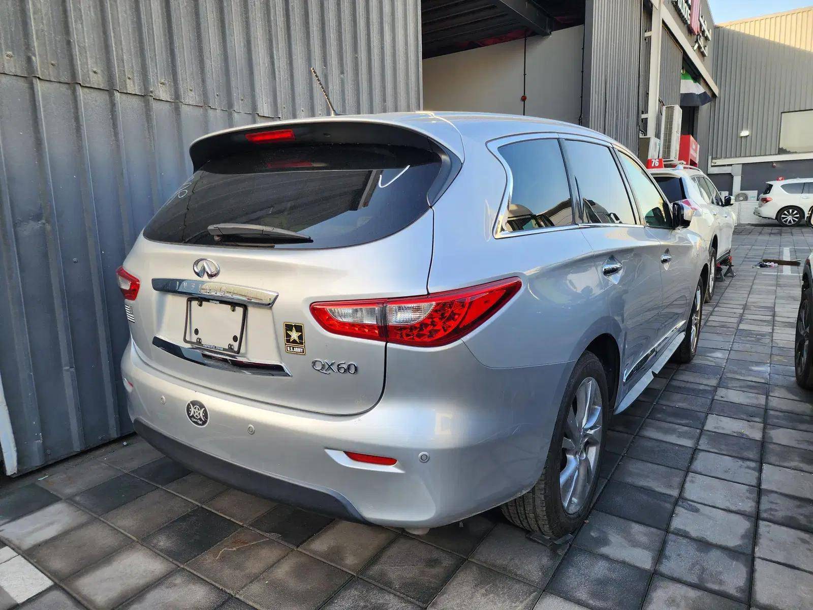 2014 INFINITI QX60 — 137592 Miles — Lot 500663 — Ind. 12 - Marhaba Auctions Used Cars - Image 4