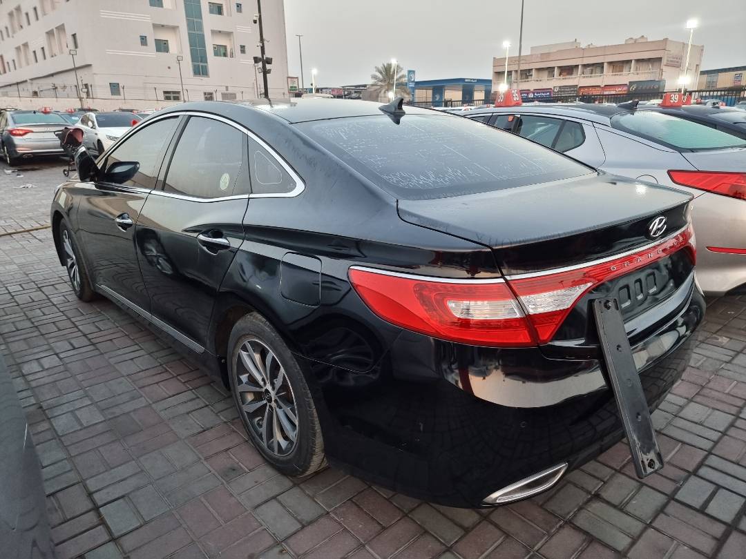 2011 HYUNDAI GRANDEUR — 308466 KM — Lot 214587 — Ind. 12 - Marhaba Auctions Used Cars - Image 5