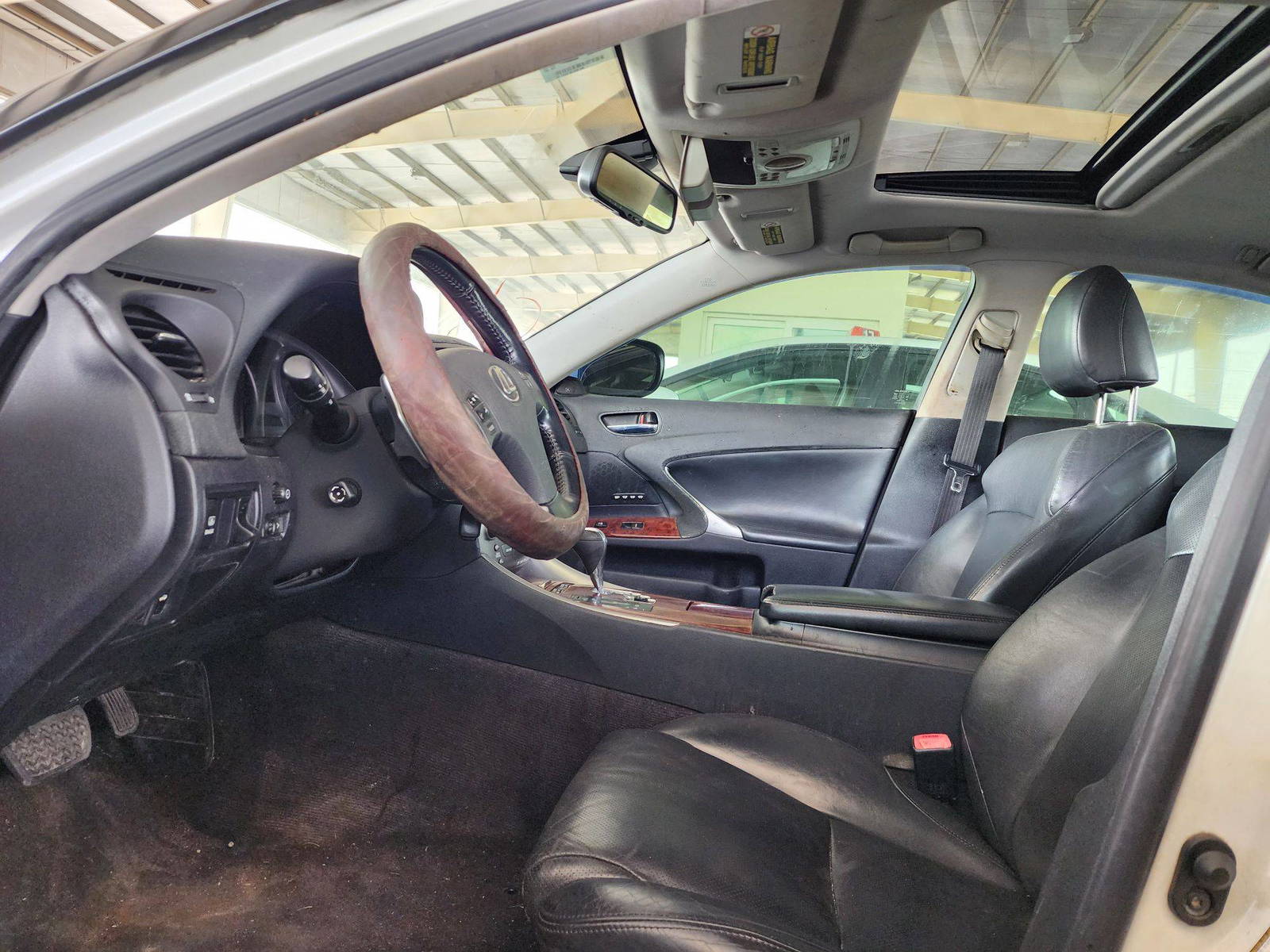 2008 LEXUS IS-350 — 251189 Miles — Lot 55279494 — Souq - Marhaba Auctions Used Cars - Image 9