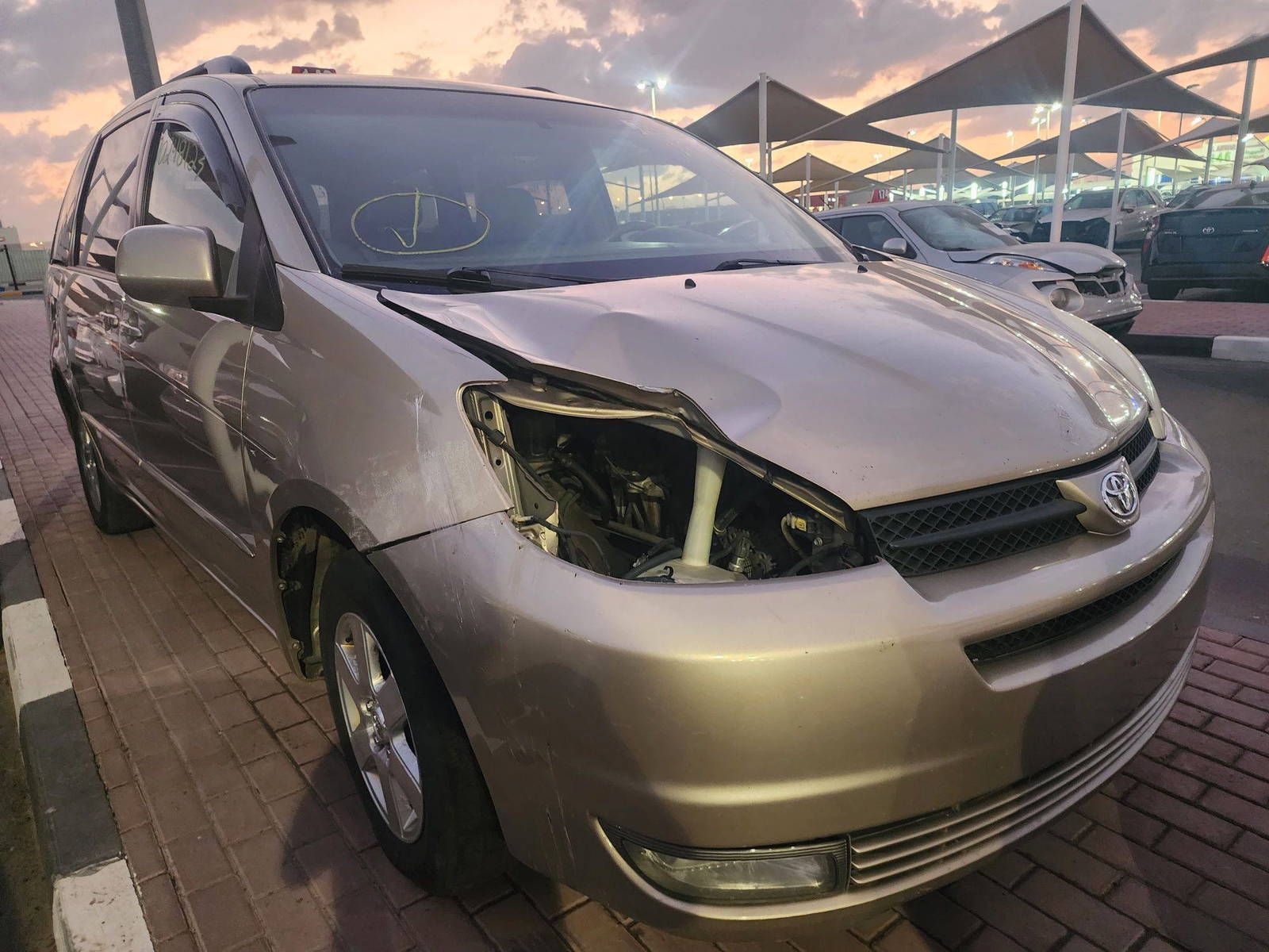 2004 TOYOTA SIENNA — 293144 Miles — Lot 70248123 - Marhaba Auctions Used Cars - Image 8