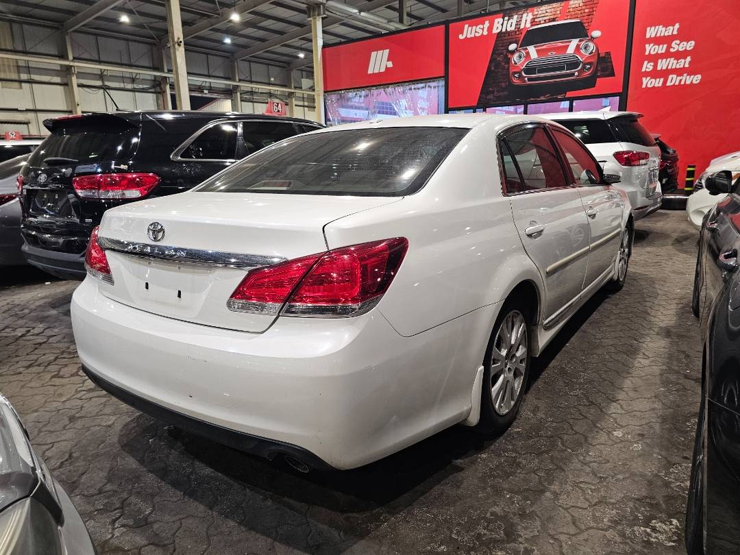2011 TOYOTA AVALON — 118425 Miles — Lot U428566 — Souq - Marhaba Auctions Used Cars - Image 3