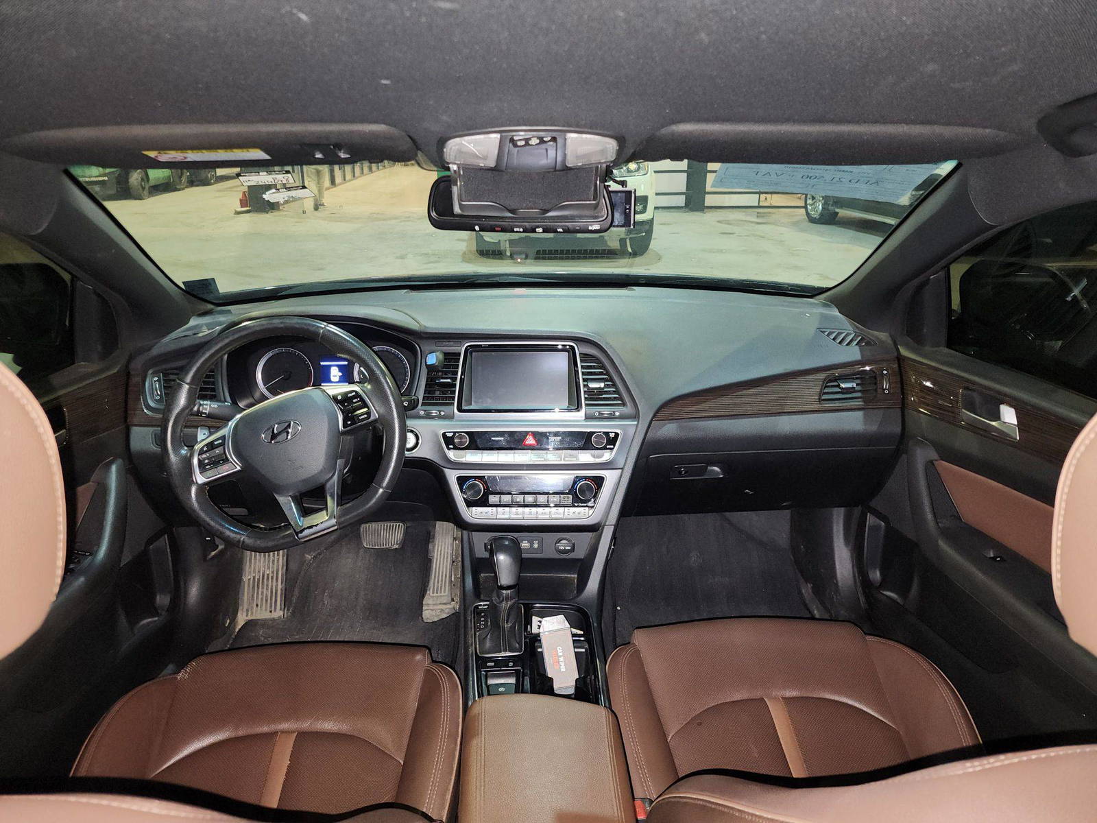 2018 HYUNDAI SONATA — 244695 KM — Lot 348610 — Al Quoz - Marhaba Auctions Used Cars - Image 9