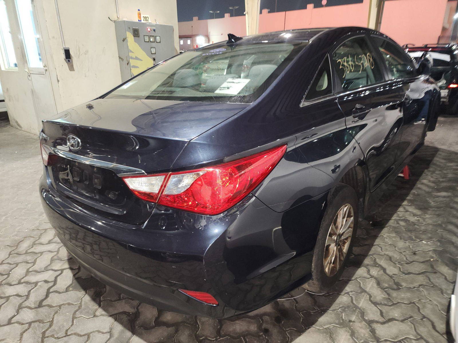 2014 HYUNDAI SONATA — 178010 Miles — Lot 38653218 - Marhaba Auctions Used Cars - Image 4