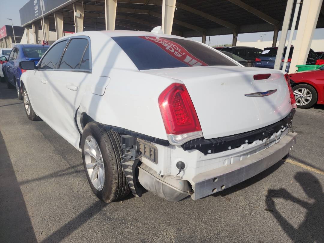 2018 CHRYSLER 300 — 93352 Miles — Lot 36801194 - Marhaba Auctions Used Cars - Image 9