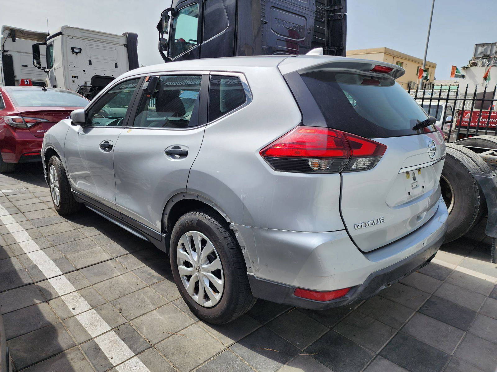 2017 NISSAN ROGUE — 138068 Miles — Lot 71786244 — Al Quoz - Marhaba Auctions Used Cars - Image 5