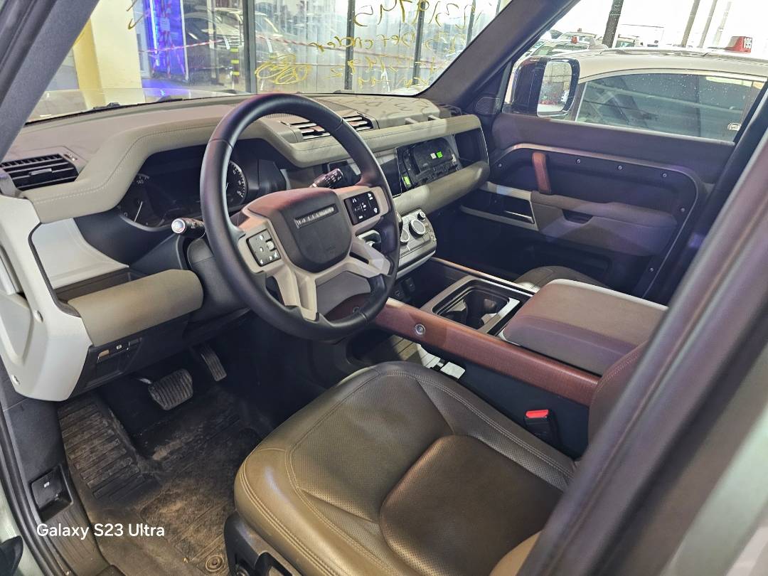 2023 LAND ROVER DEFENDER 110 S — 43495 KM — Lot 5P2137492 — Main - Marhaba Auctions Used Cars - Image 8