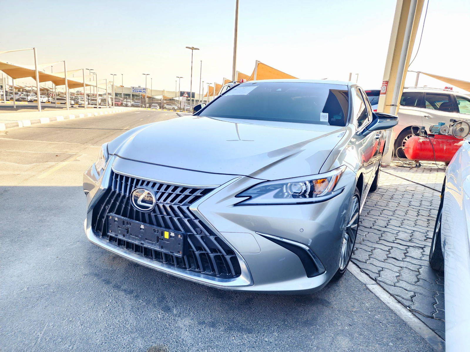 2024 LEXUS ES 300H — 14501 KM — Lot 020172 — Main - Marhaba Auctions Used Cars - Image 5