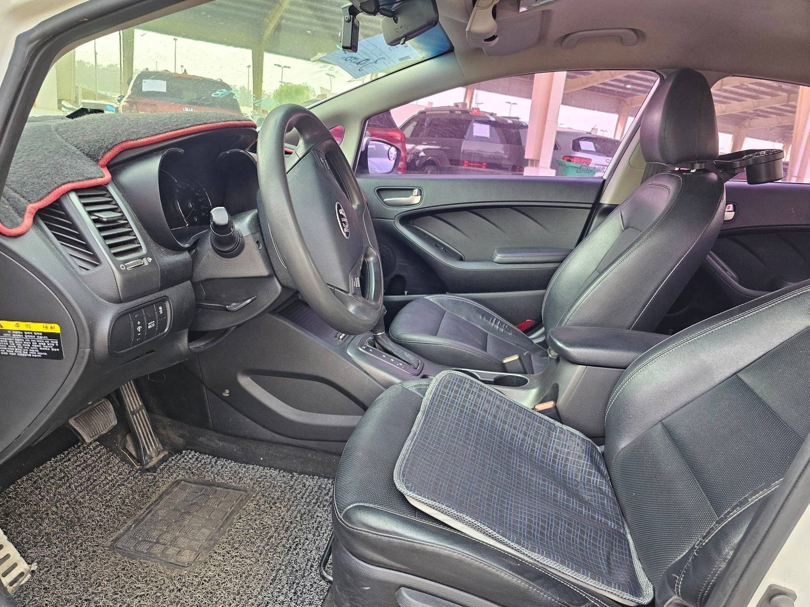 2013 KIA K3 — 194223 KM — Lot 822116 — Souq - Marhaba Auctions Used Cars - Image 8