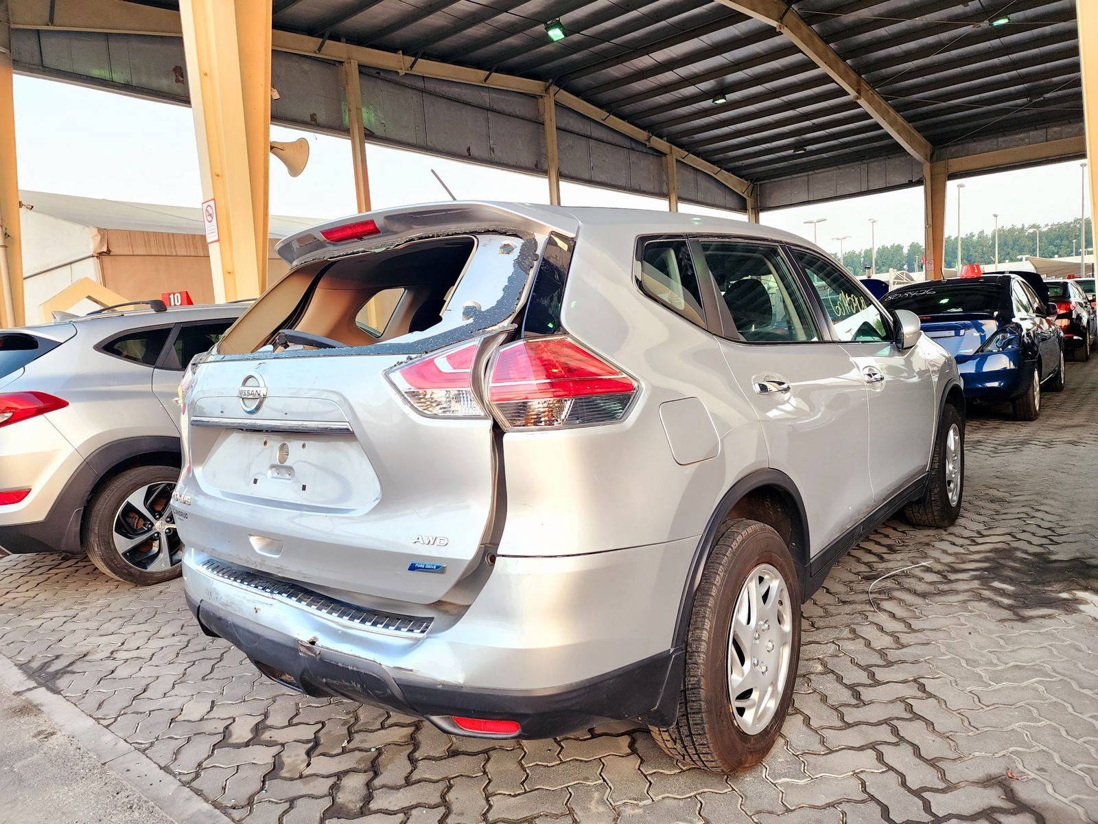 2014 NISSAN ROGUE — 146957 Miles — Lot XEC845811 — Souq - Marhaba Auctions Used Cars - Image 4