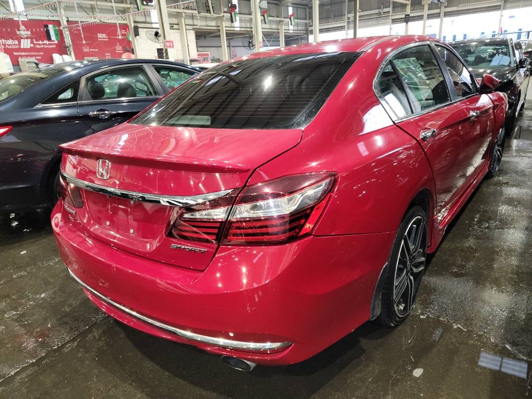 2017 HONDA ACCORD — 208382 Miles — Lot 37069637 - Marhaba Auctions Used Cars - Image 4