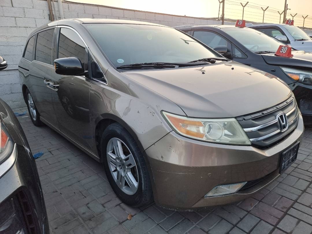 2013 HONDA ODYSSEY — 327248 KM — Lot 215478 — Ind. 12 - Marhaba Auctions Used Cars - Image 3