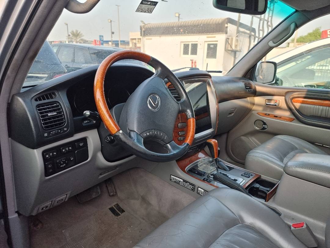2005 LEXUS LX 470 — 206763 Miles — Lot 549714 — Ind. 12 - Marhaba Auctions Used Cars - Image 7