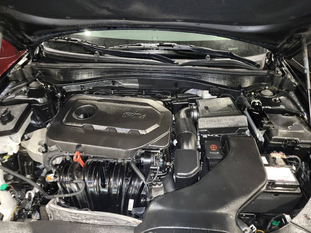 2017 KIA OPTIMA — 84026 Miles — Lot 37792400 - Marhaba Auctions Used Cars - Image 8