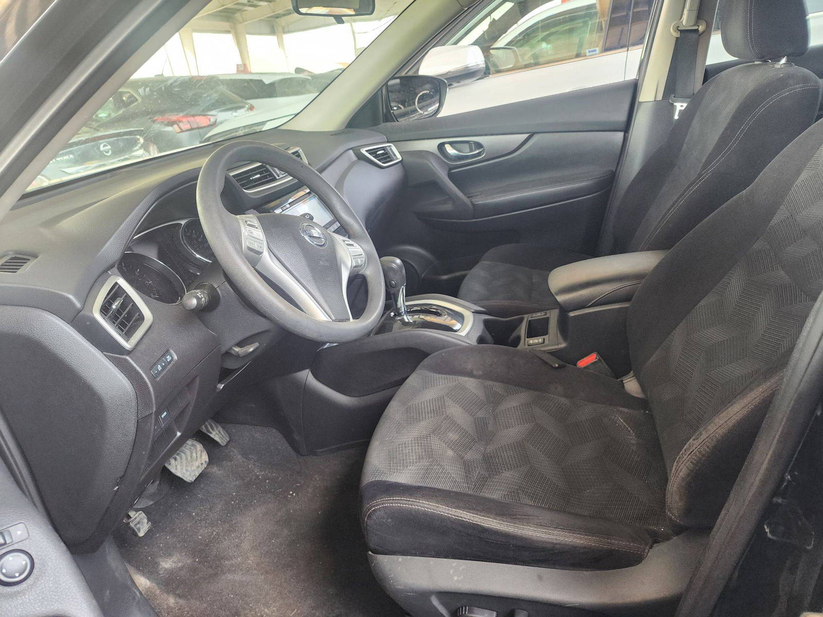 2015 NISSAN ROGUE — 174859 KM — Lot 75480173 — Souq - Marhaba Auctions Used Cars - Image 8