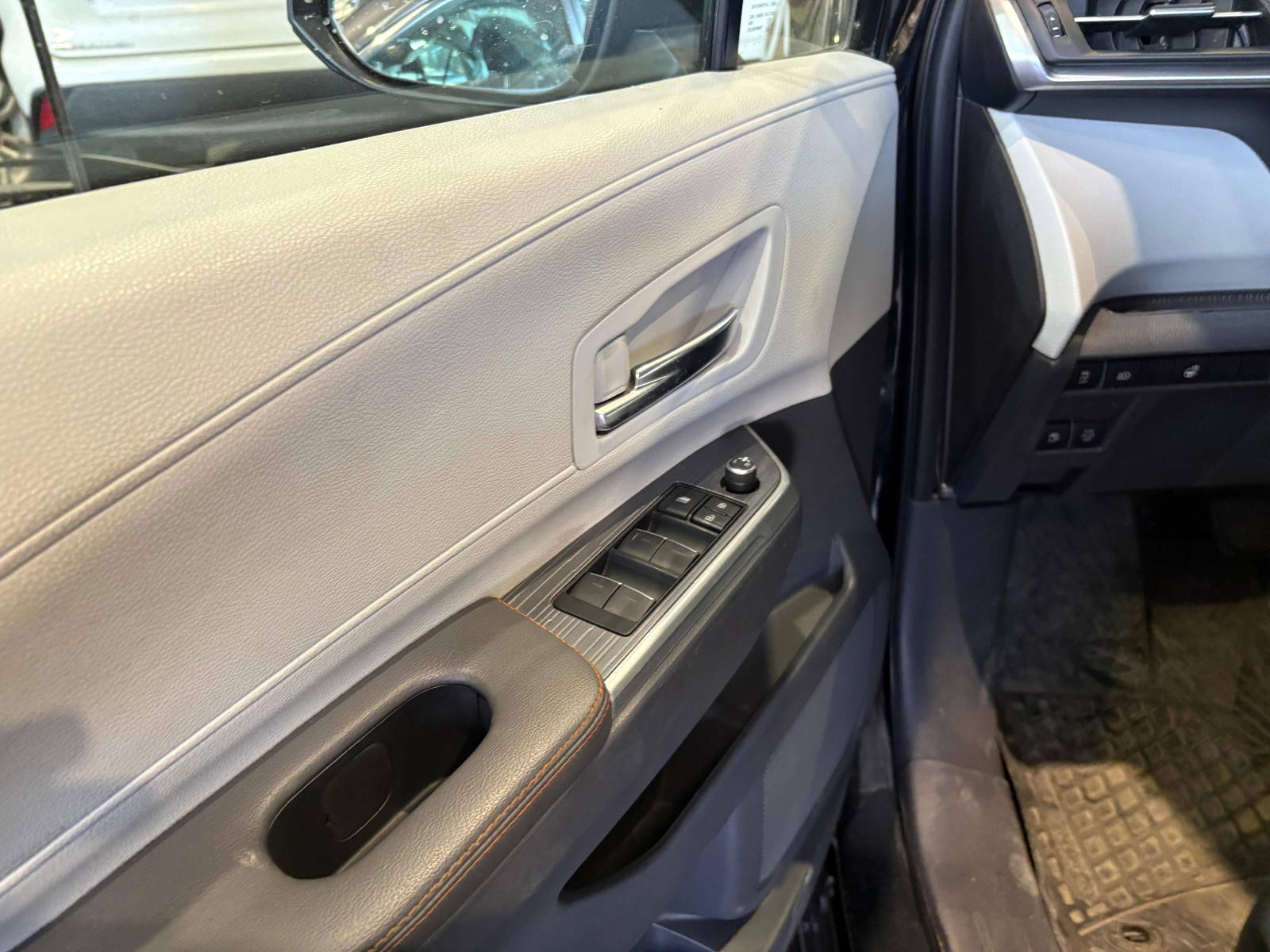 TOYOTA SIENNA 2022 - Marhaba Auction Used Cars - Image 8