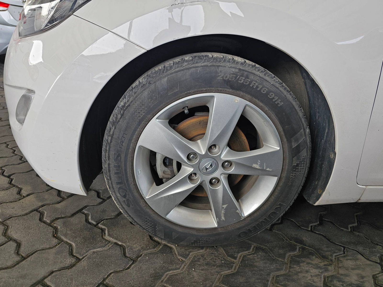 2012 HYUNDAI AVANTE — 132482 KM — Lot 596551 — Souq - Marhaba Auctions Used Cars - Image 10