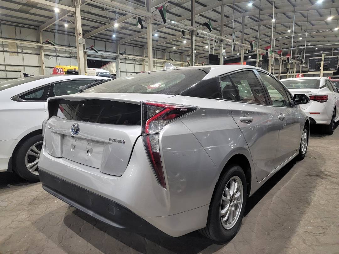 2017 TOYOTA PRIUS — 251542 KM — Lot 2H3027969 — Main - Marhaba Auctions Used Cars - Image 3