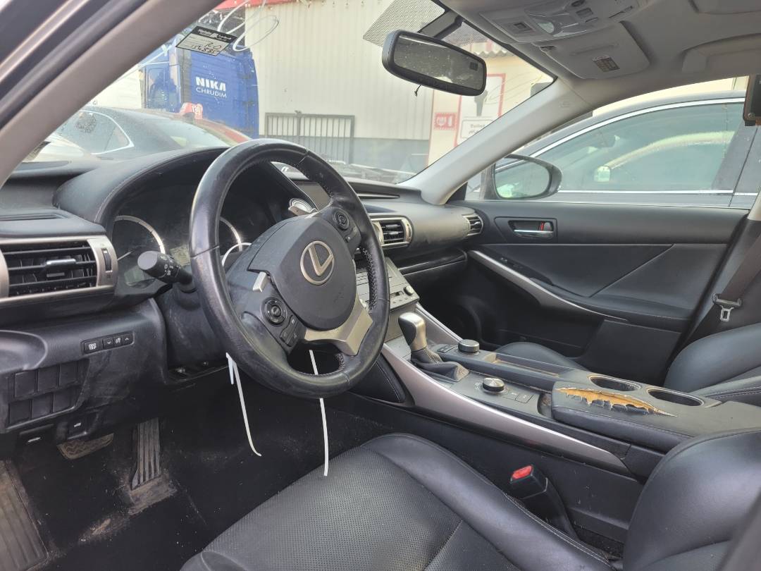 2016 LEXUS IS 300 — 154885 Miles — Lot 007518 — Souq - Marhaba Auctions Used Cars - Image 6