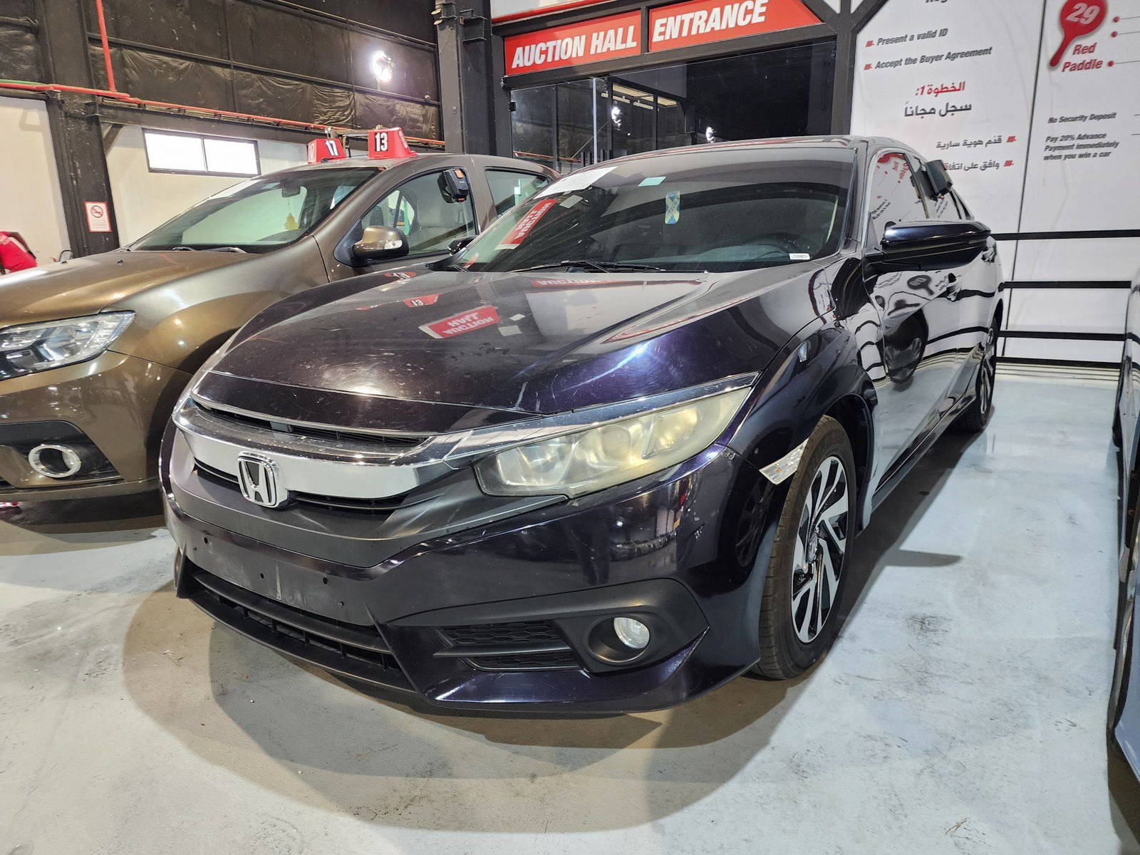2017 HONDA CIVIC — 274181 KM — Lot 15921 — Al Quoz - Marhaba Auctions Used Cars - Image 4