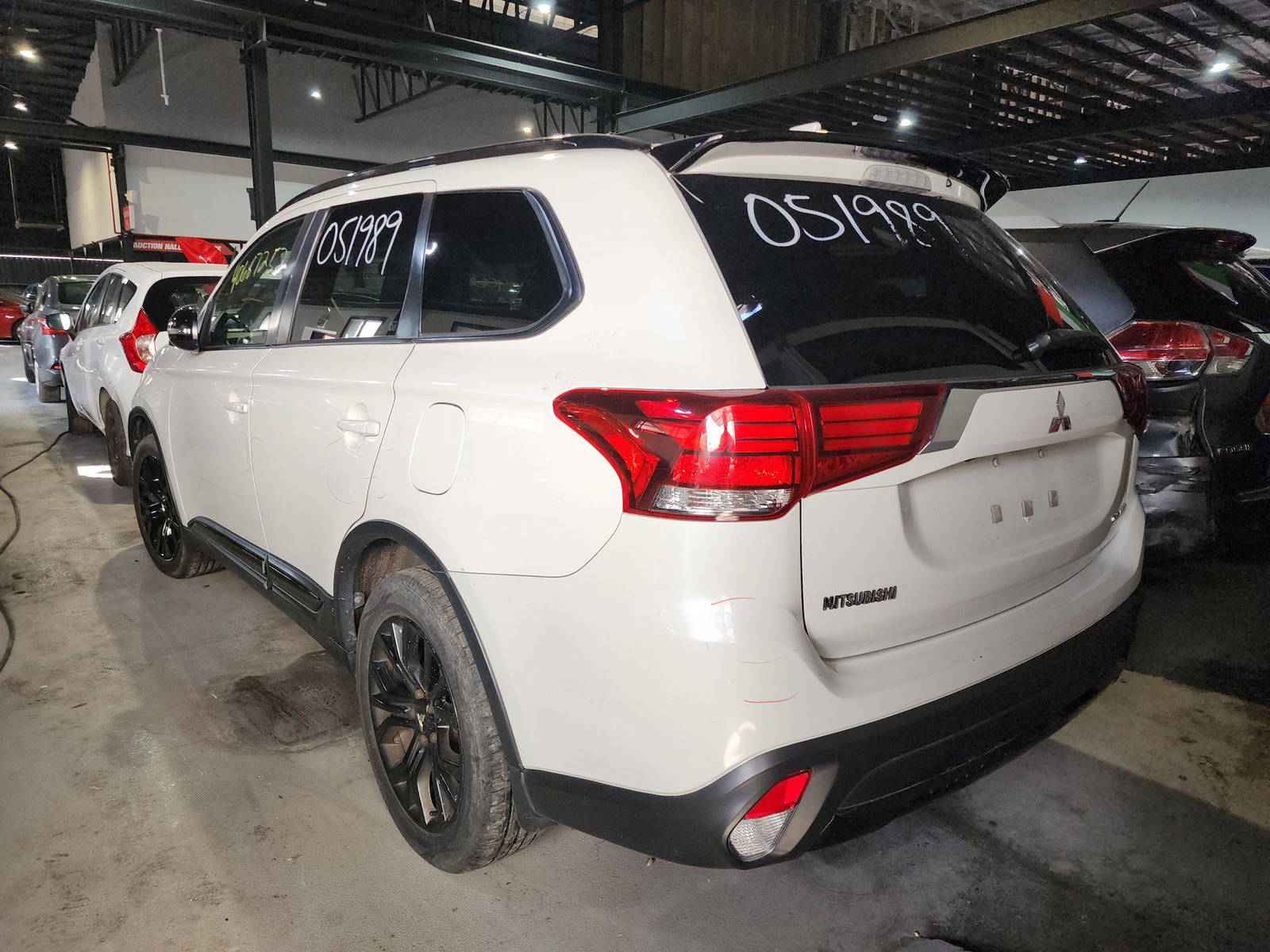 2018 MITSUBISHI OUTLANDER — 103683 Miles — Lot 40687252 — Main - Marhaba Auctions Used Cars - Image 5